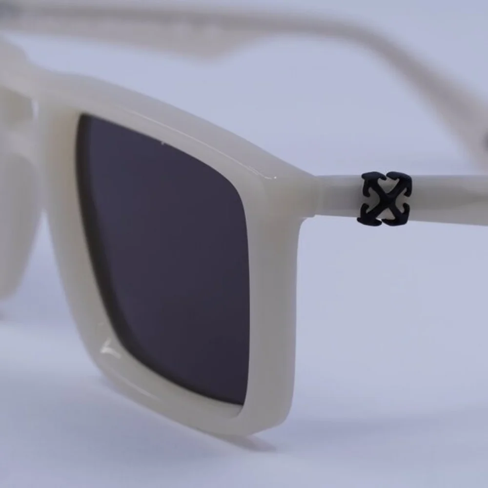 Authentic Off - White OERI13W Stratford 6107 Sunglasses With Case